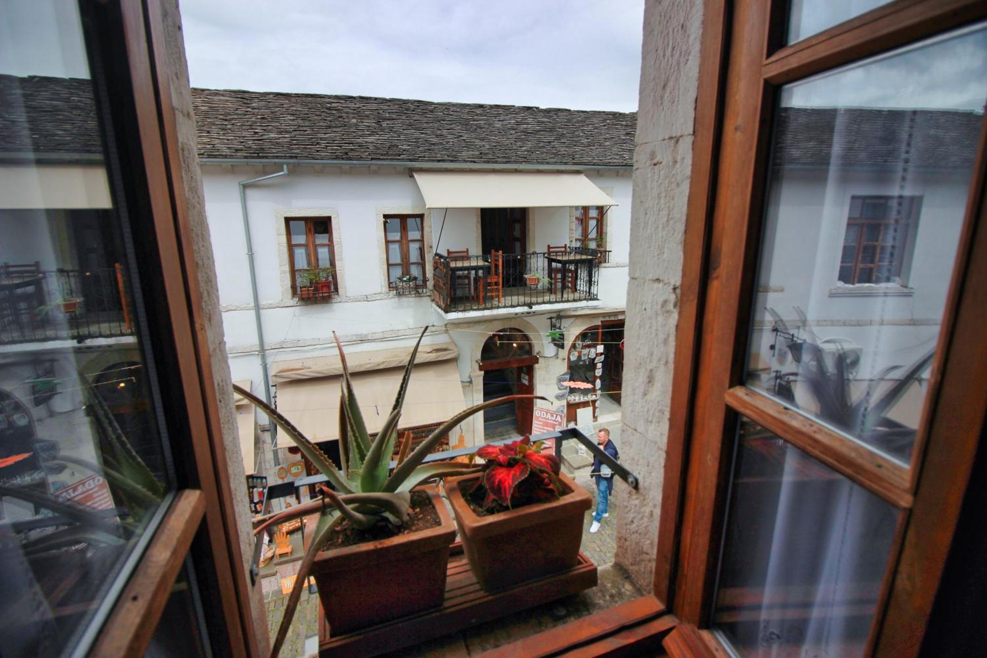 Grey Stone Hotel Gjirokastër Exterior foto
