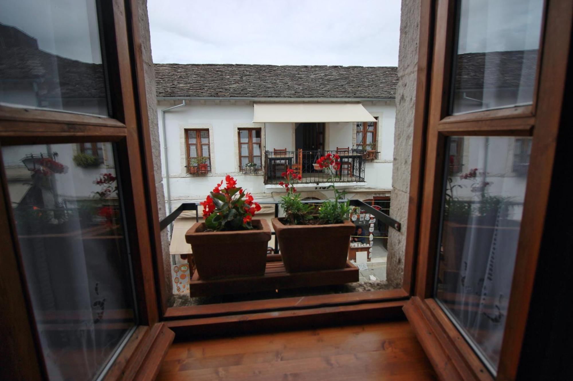 Grey Stone Hotel Gjirokastër Exterior foto