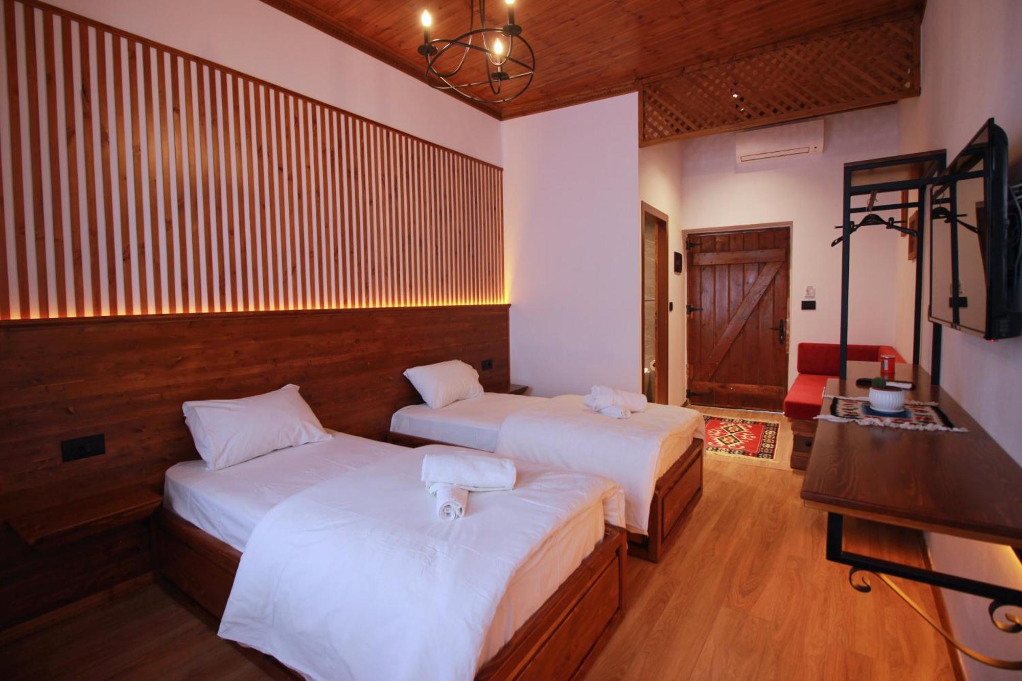Grey Stone Hotel Gjirokastër Exterior foto